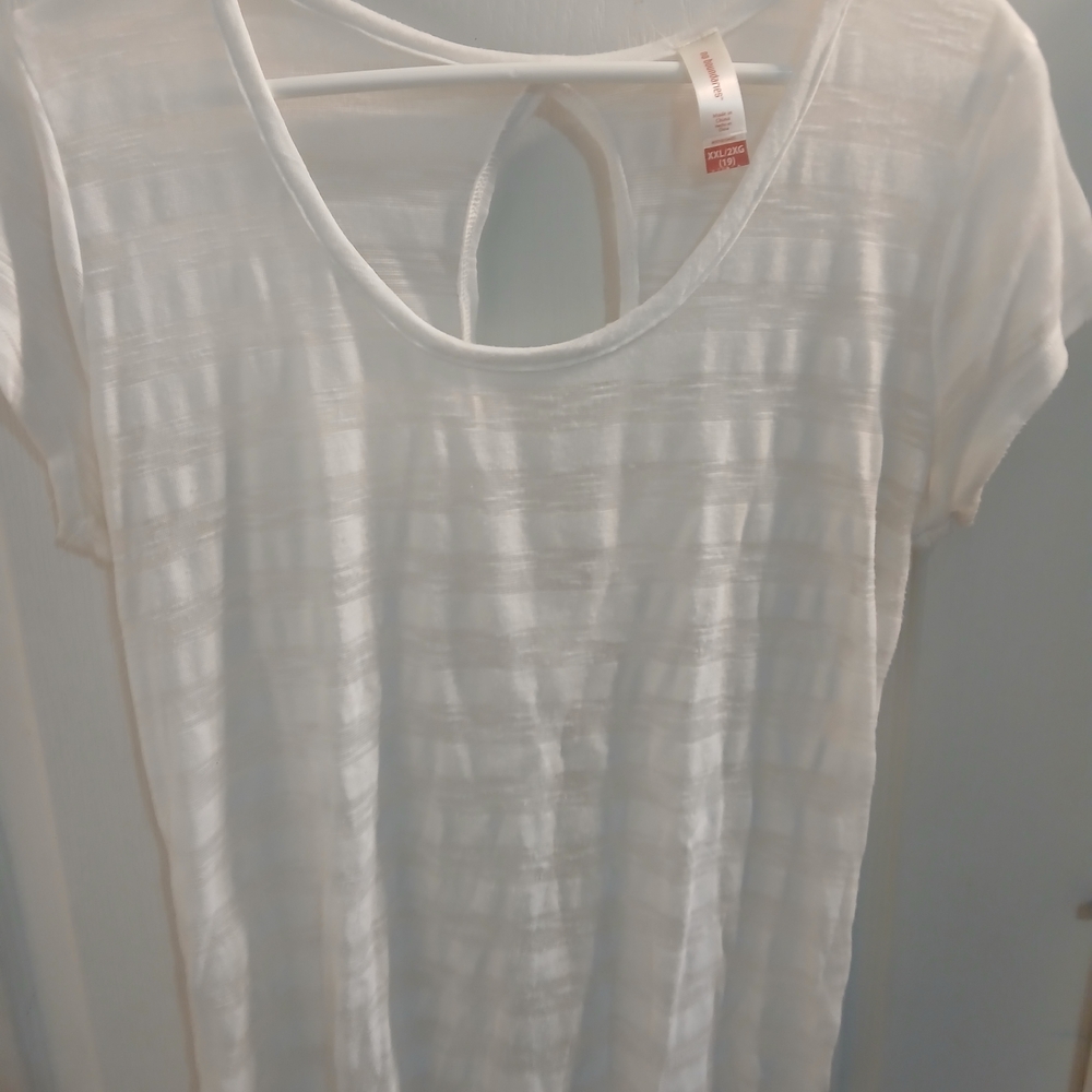White Short-Sleeve Women's Knit Top